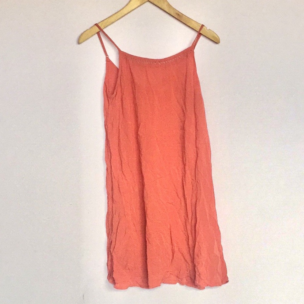 DEEP ROSE FLOWY DRESS